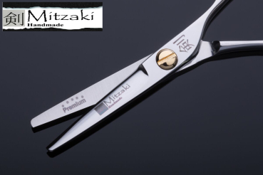 Preview: MITZAKI - Mitley ,  Haarschere mit Hohlschliff  in 4.5 Zoll für alle Arbeiten am Haar, DGT polish veredelt, gute Sliceeigenschaft, softer Lauf, incl. Zubehör und Etui